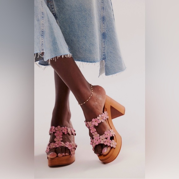 Anthropologie Swedish Hasbeens Petal Heels Size 40 EU or 9-9.5 US NEW - Picture 1 of 16